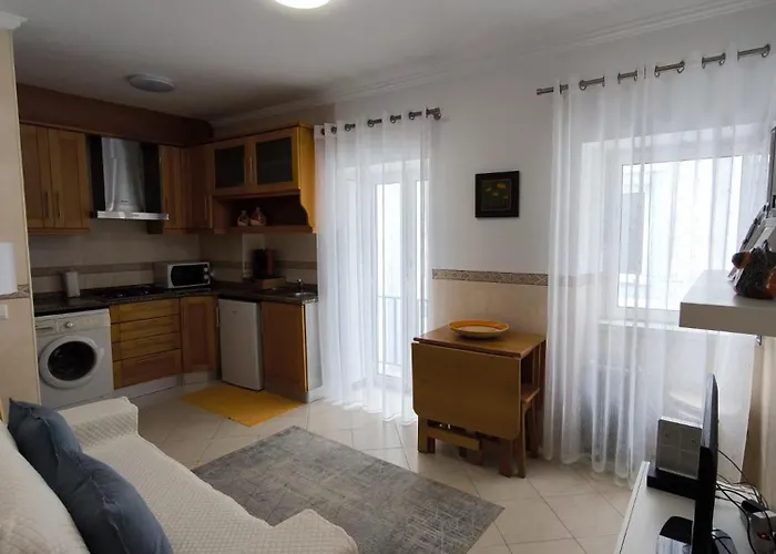 Casinhas Adelaide נאזרה