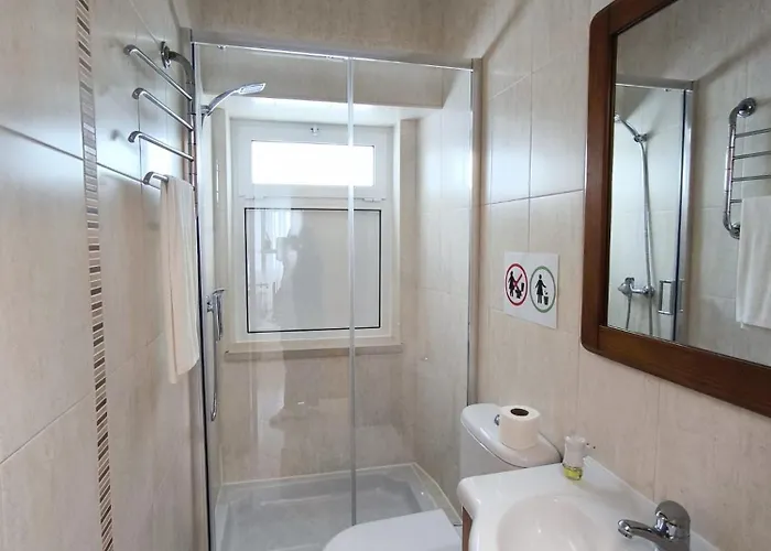 בית נופש Casinhas Adelaide נאזרה